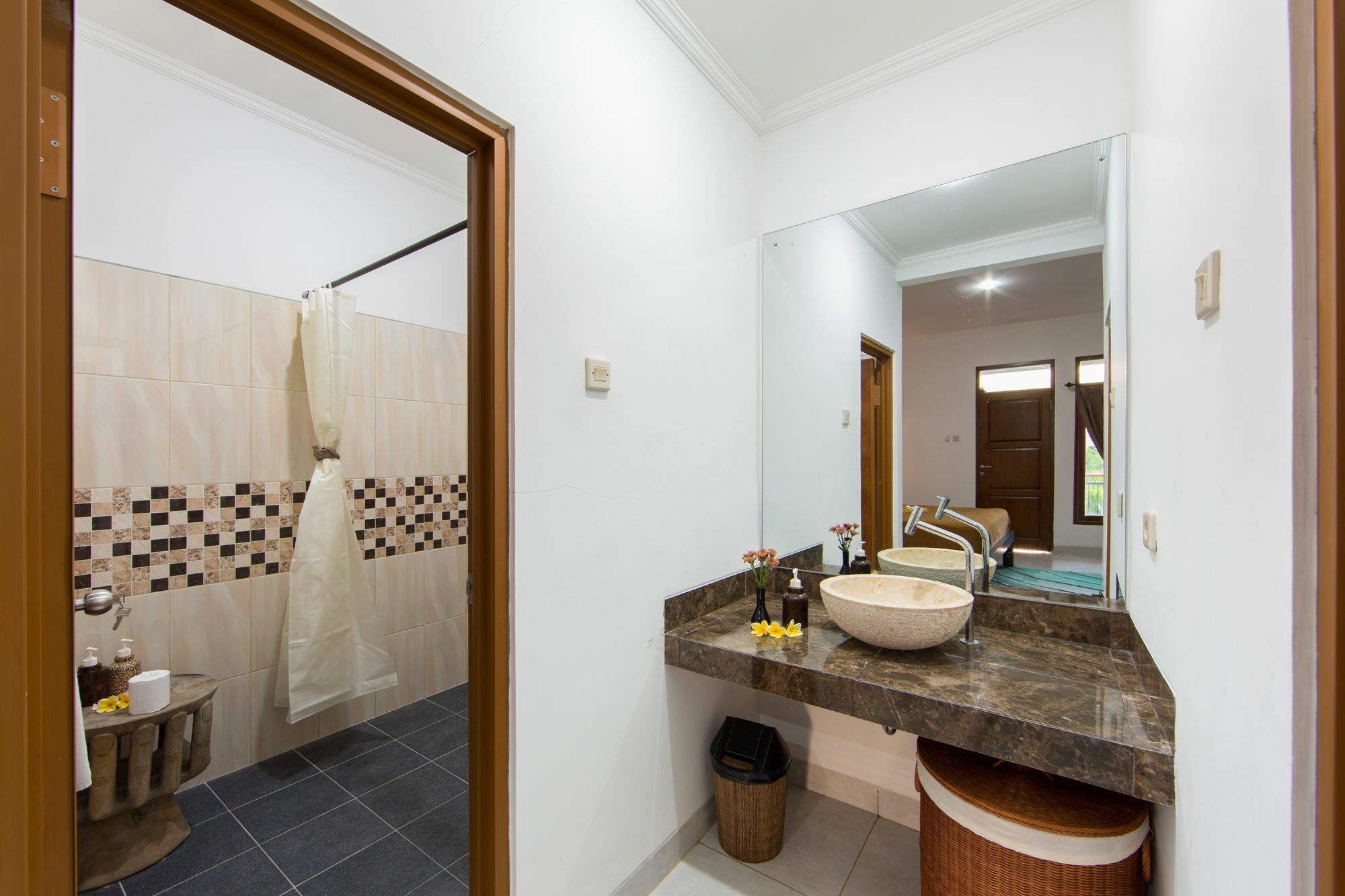 Bening House And Spa Seminyak  Bagian luar foto